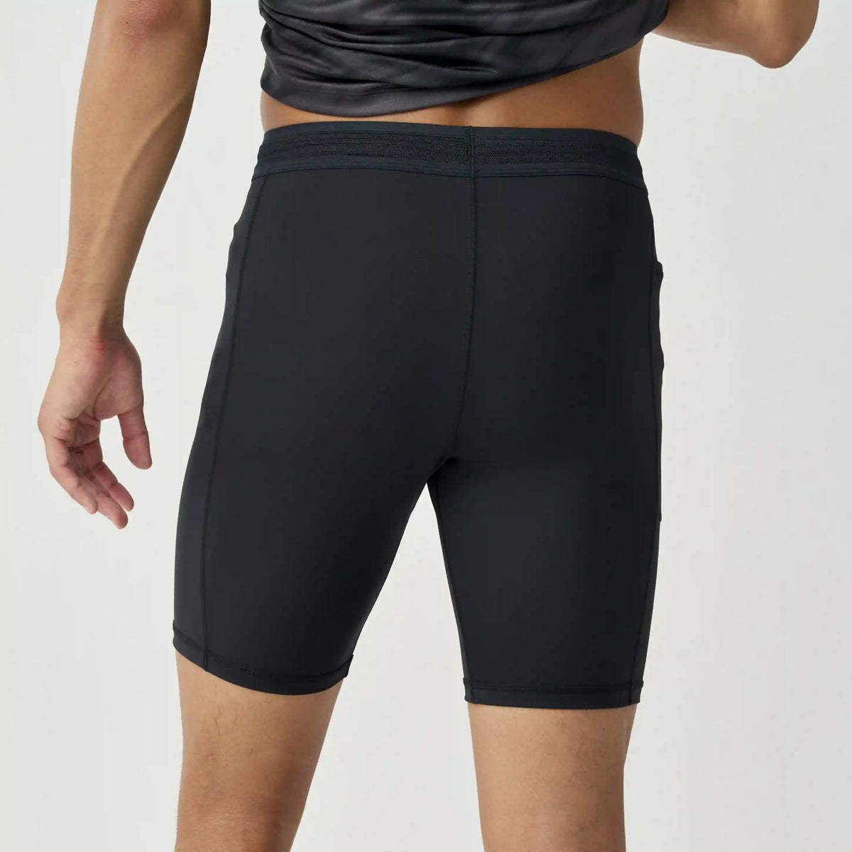 Dash Half Tight